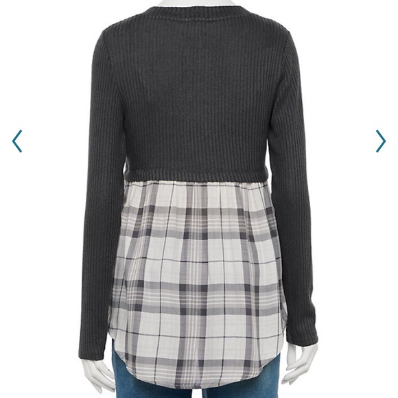 A Glow Maternity Top - Picture 2 of 4